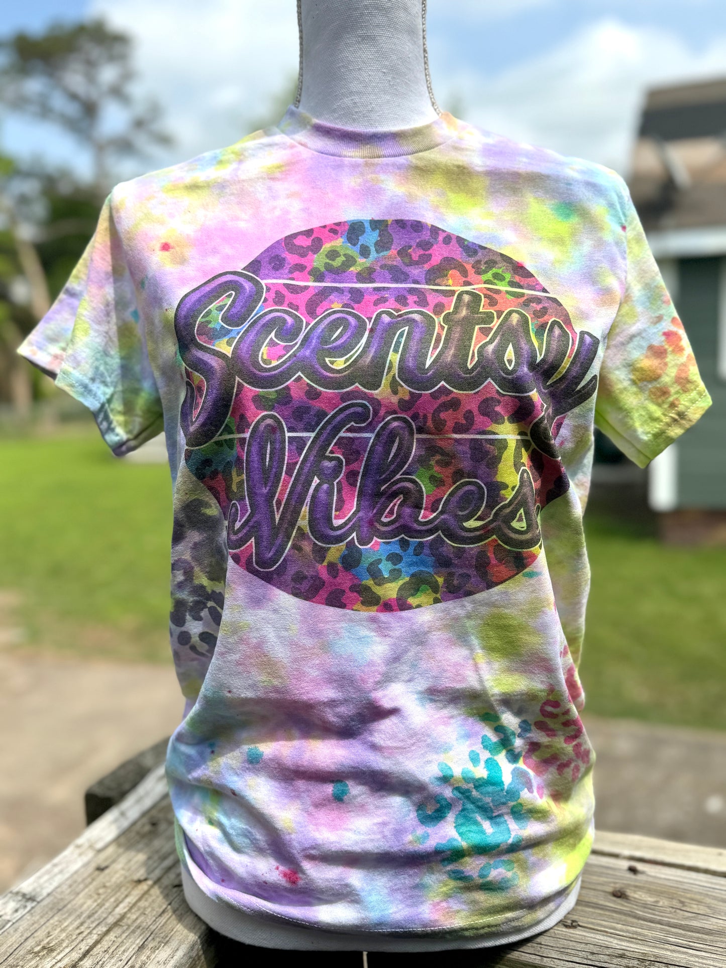 S c e n t s y vibes colorful leopard